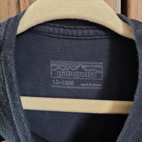 Patagonia Kids Blue T-Shirt - Picture 2 of 2